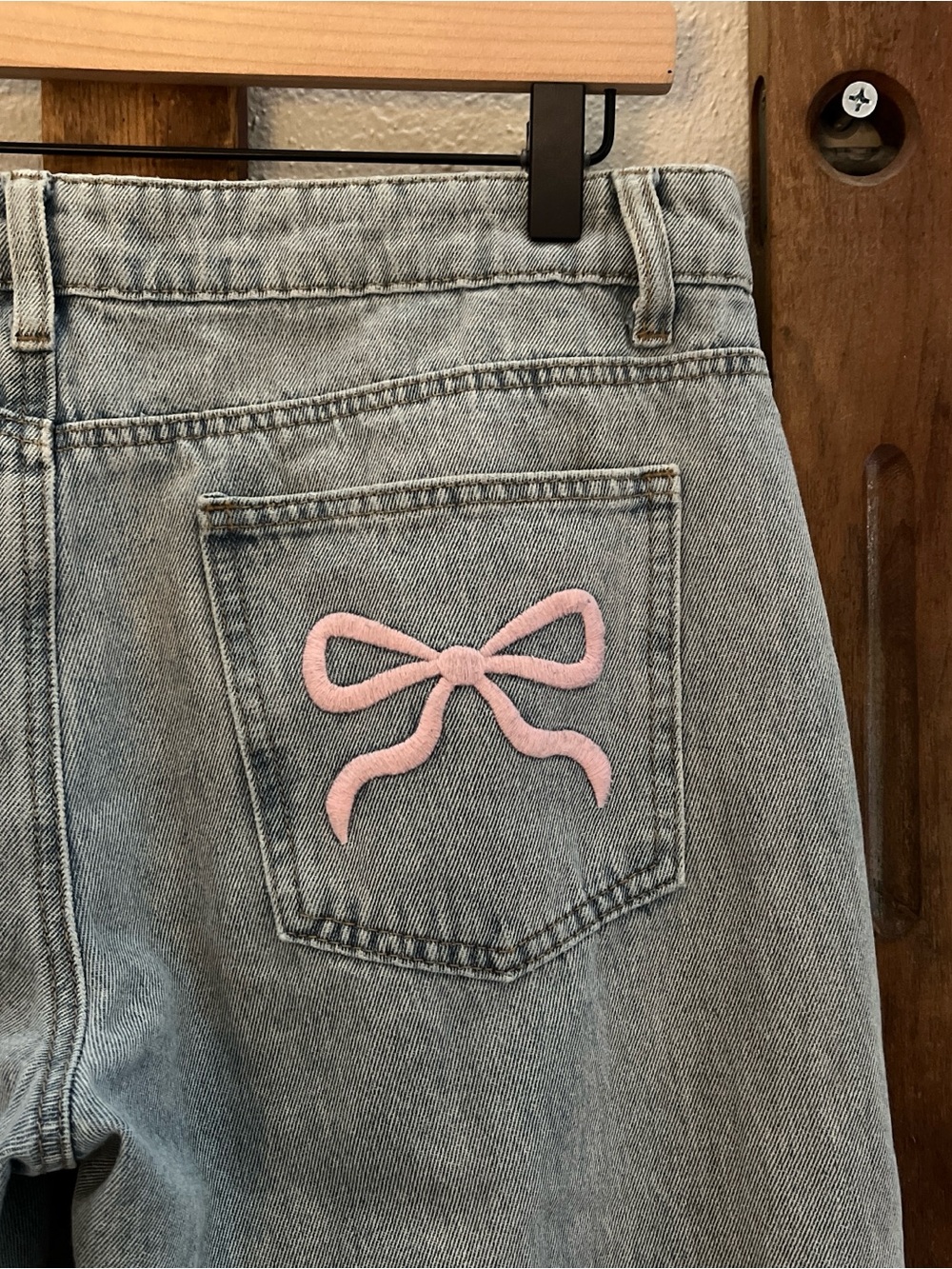 $98 Edikted Wide Leg Baggy Denim Jeans Pink Bows on Pockets Size Medium - Picture 5 of 10